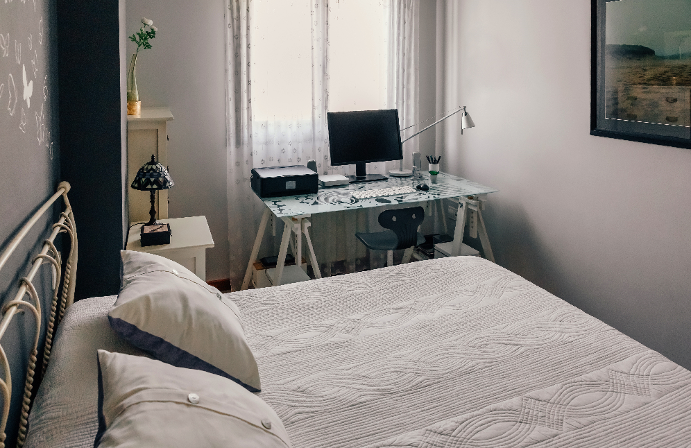 Home office no quarto